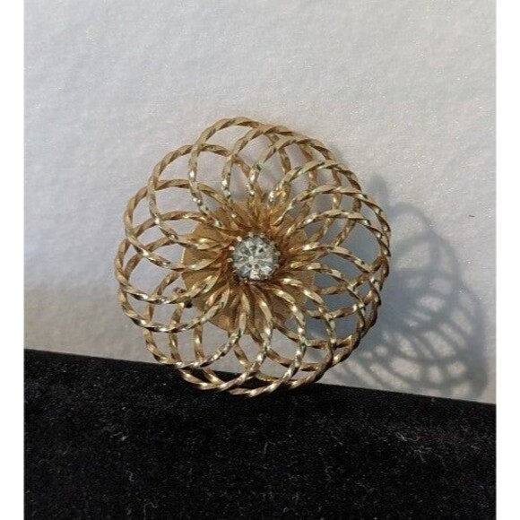 Whirligig Flower Rhinestone Center Brooch - Picture 4 of 9